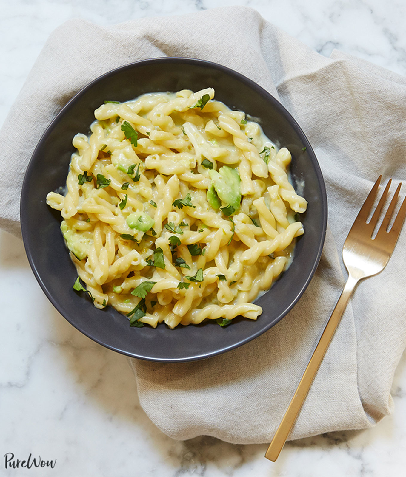 jalapeño recipes: bowl of jalapeno avocado mac and cheese
