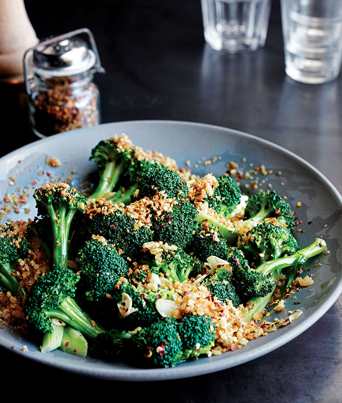 Spicy Broccoli Saute%CC%81 Sides for Pork Tenderloin