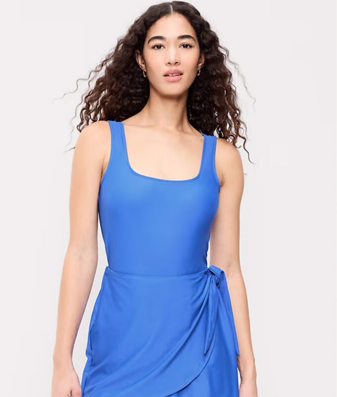 best swimsuits for wide hips: old navy side tie swim dress