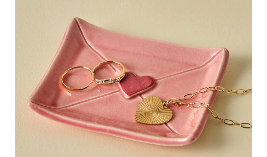 trinket dish that looks like pink love note