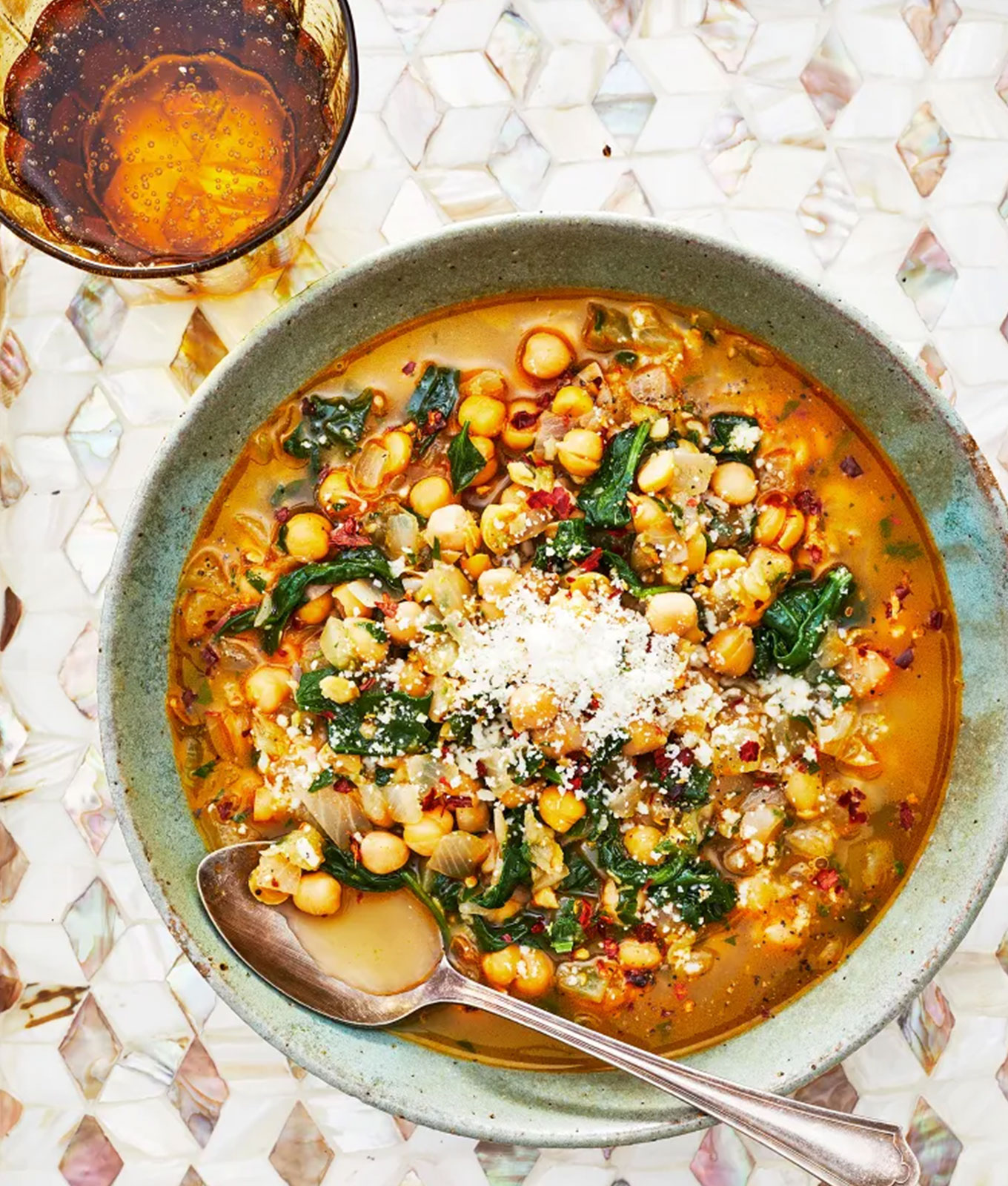 december dinner recipes: garlicky spinach and chickpea soup