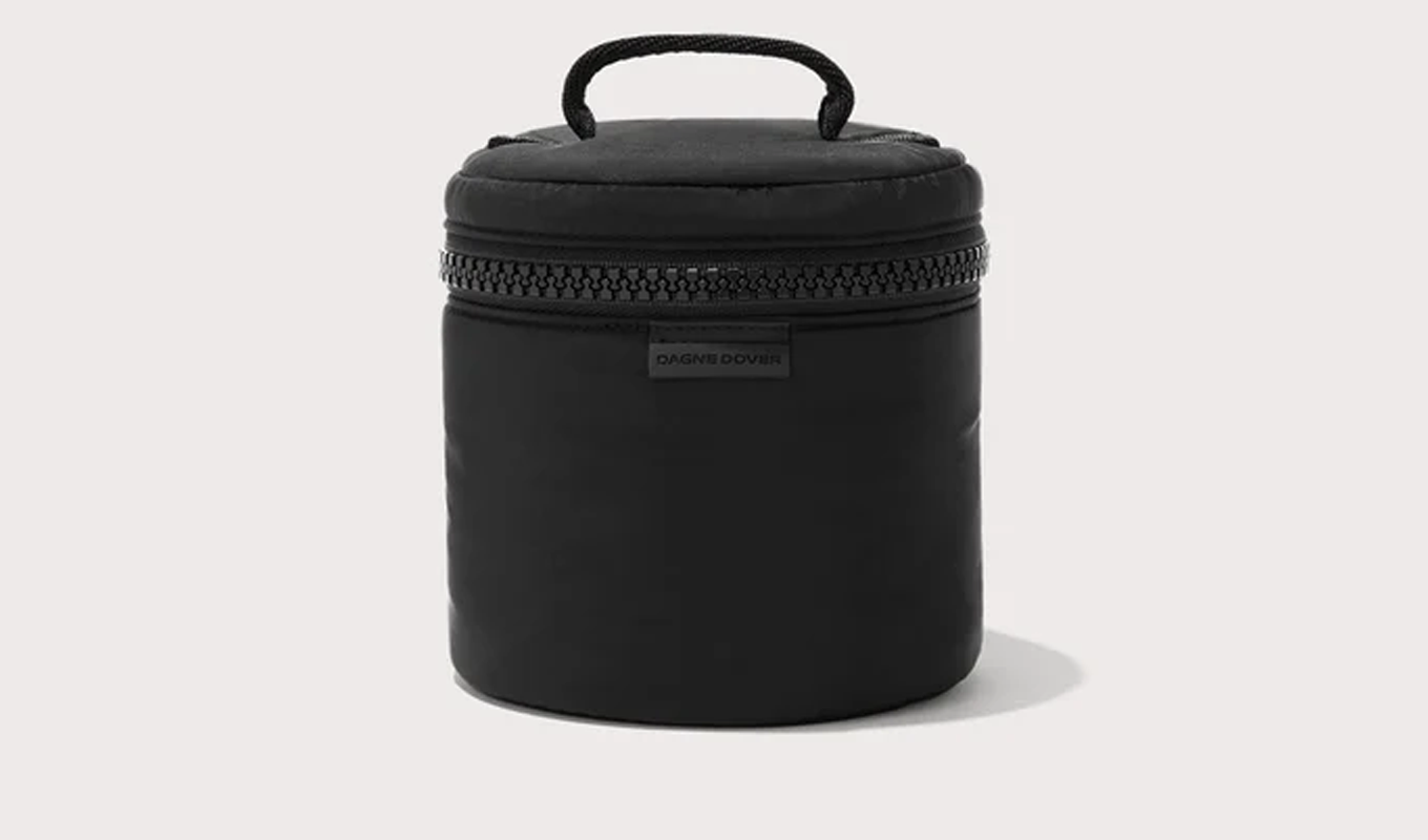 readers-favorites-2025-black-pack