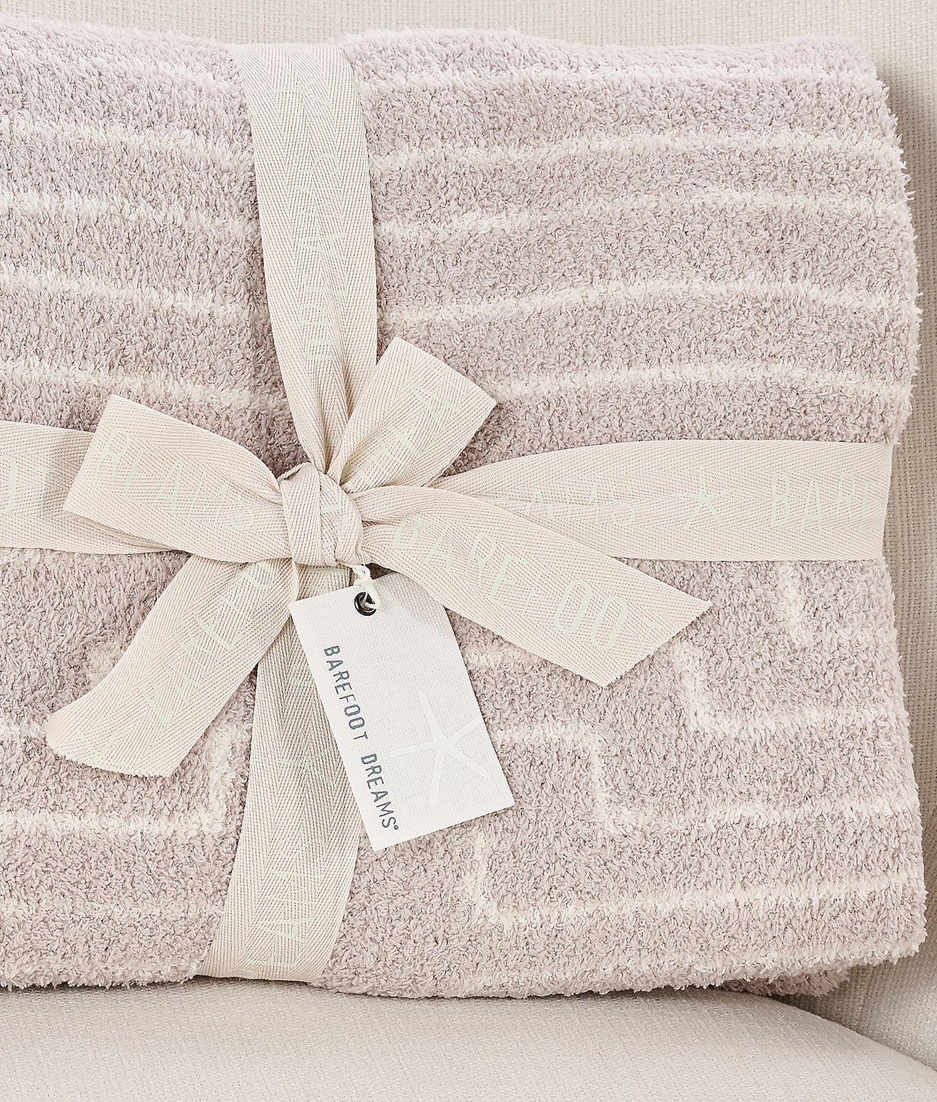 readers-favorites-2025-pillow