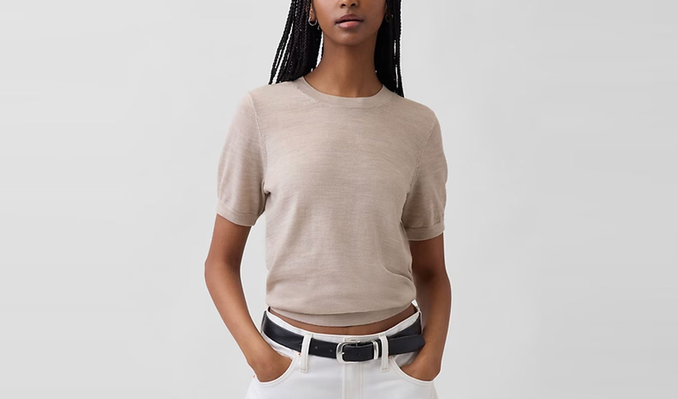 gap beige sweater tee