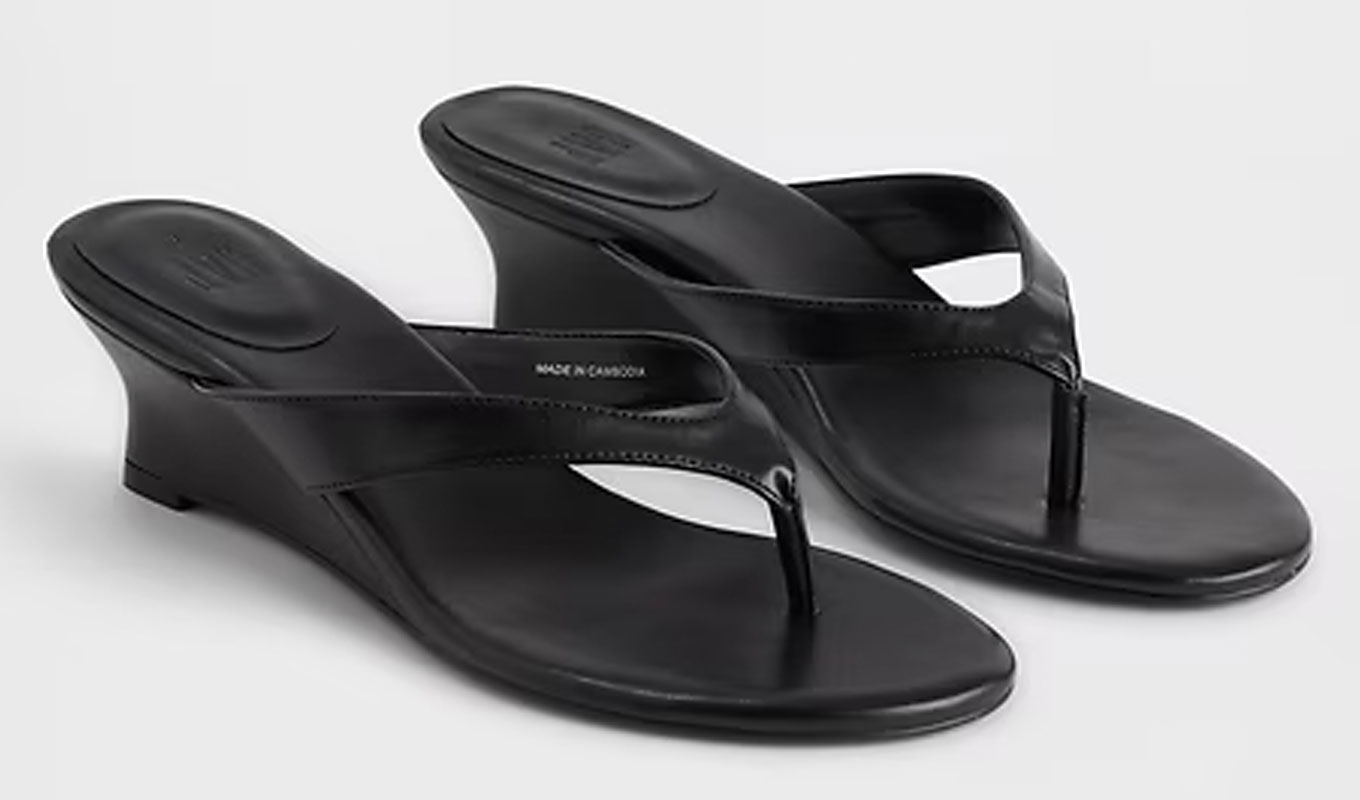 gap wedge flip flops