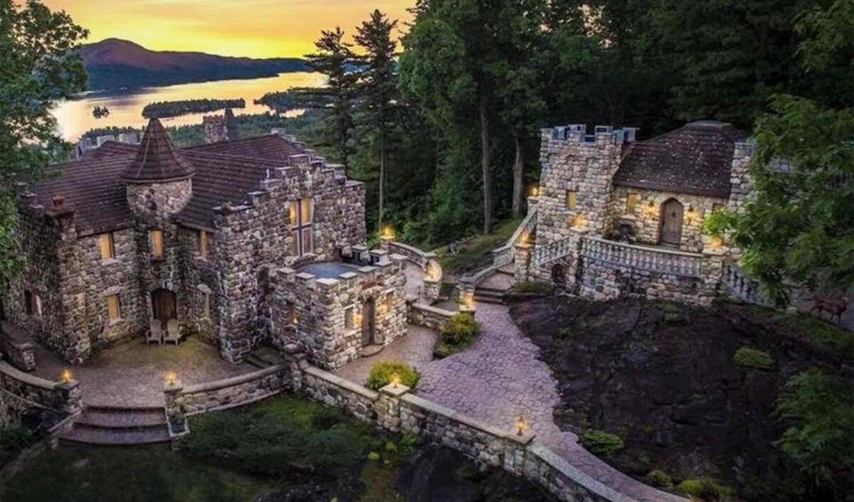 family friendly airbnbs in upstate new york: castle cottage bolton landing