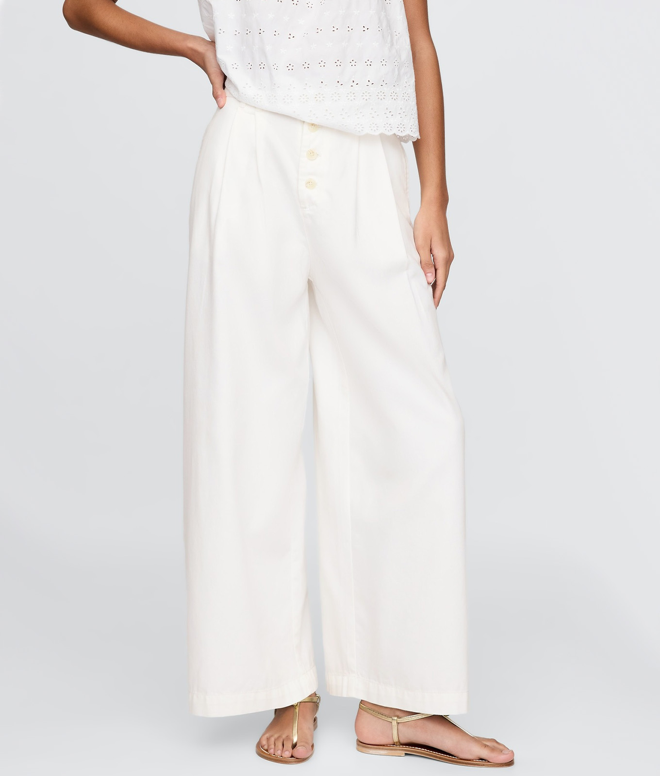 The Gap × Dôen High-Rise Pleated Trousers.