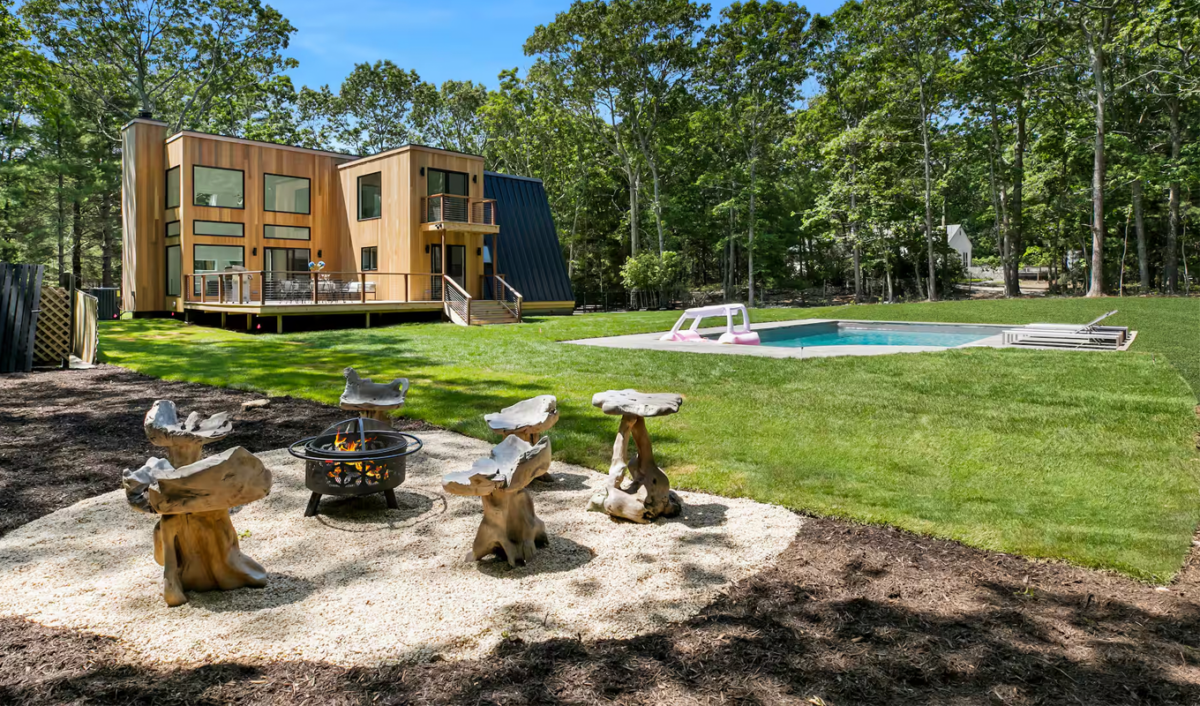 bachelorette airbnbs east hampton villa 1200x706