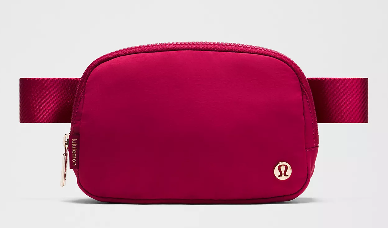 lululemon-holiday-bags-berry-bags