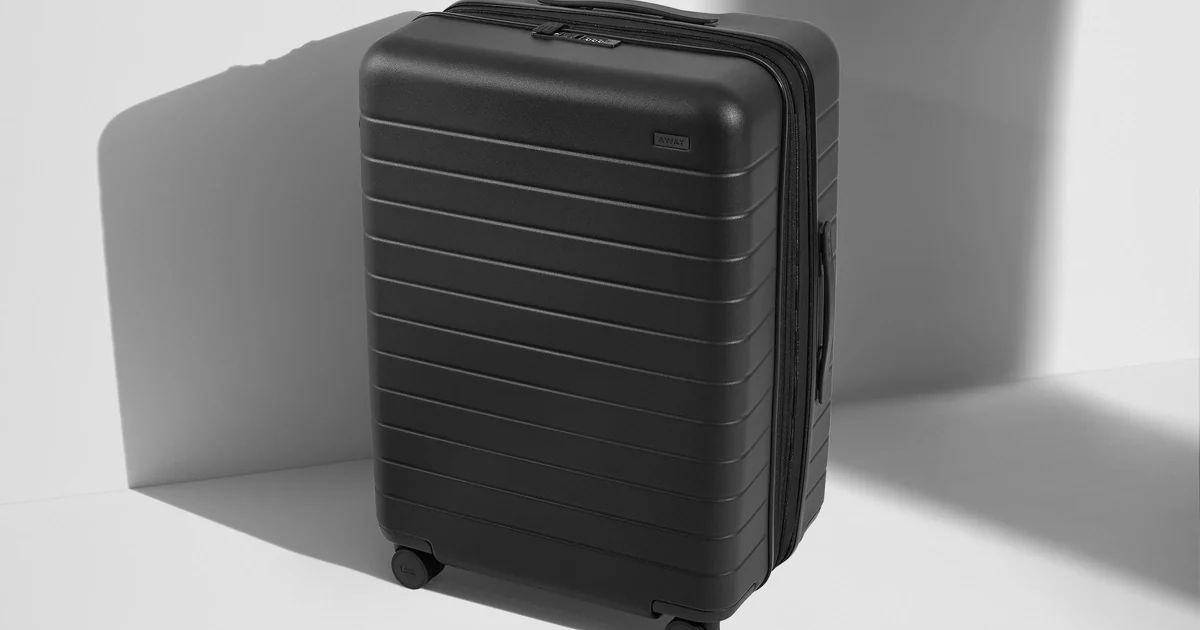 away-luggage-black-friday-sale-black-suitcase