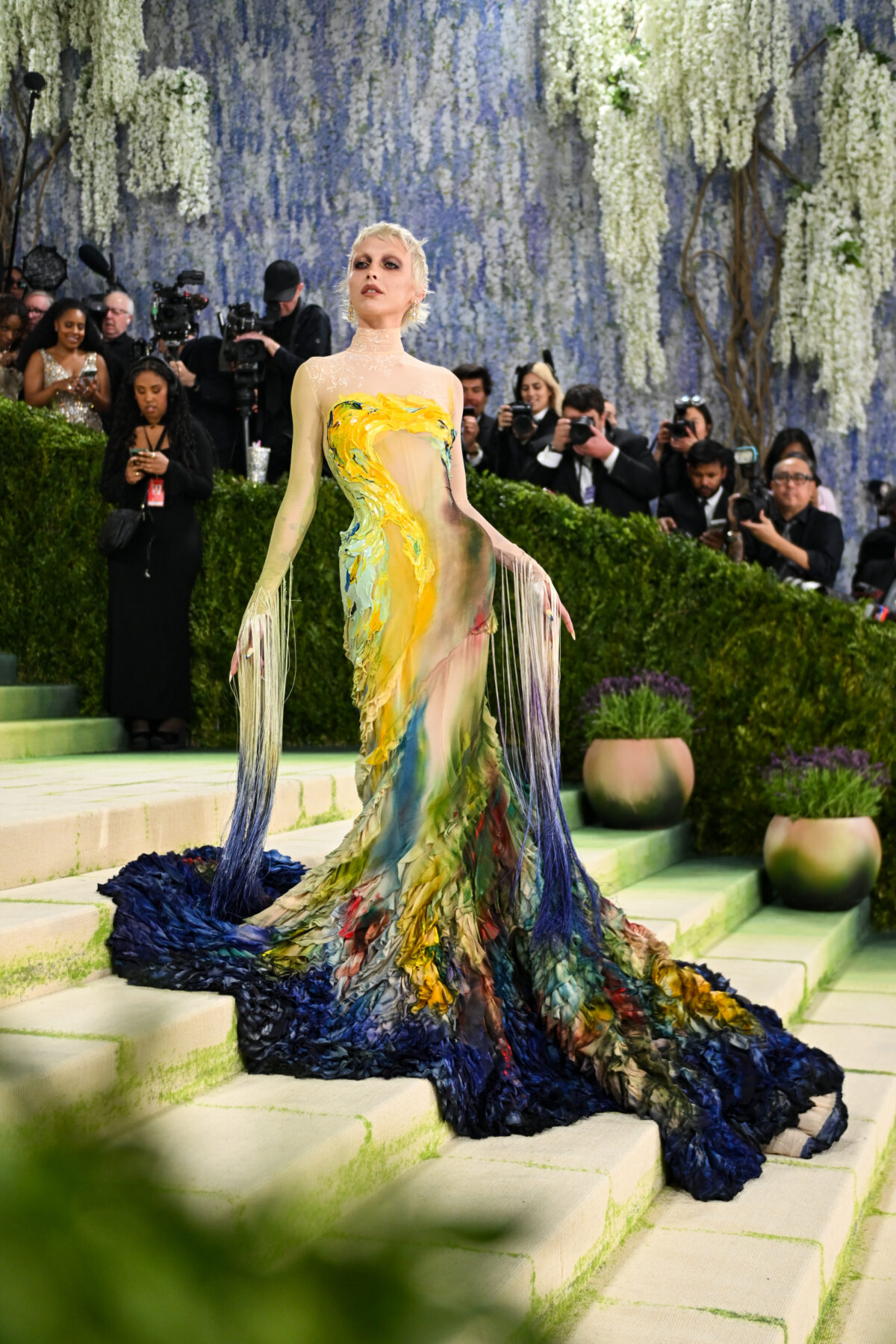 Met Gala 2026: Emma Chamberlain in Mugler