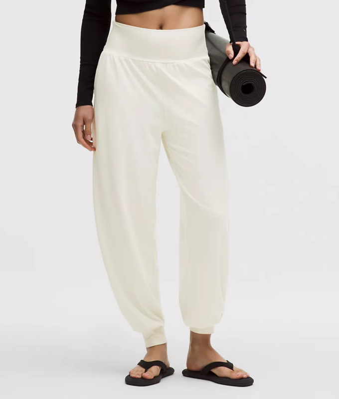 lulu white bubble jogger 680x800