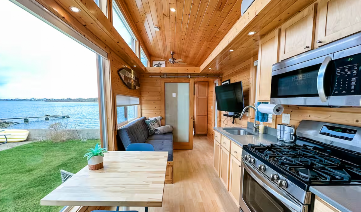 Best Airbnbs in New England for Fall: waterfront tiny home