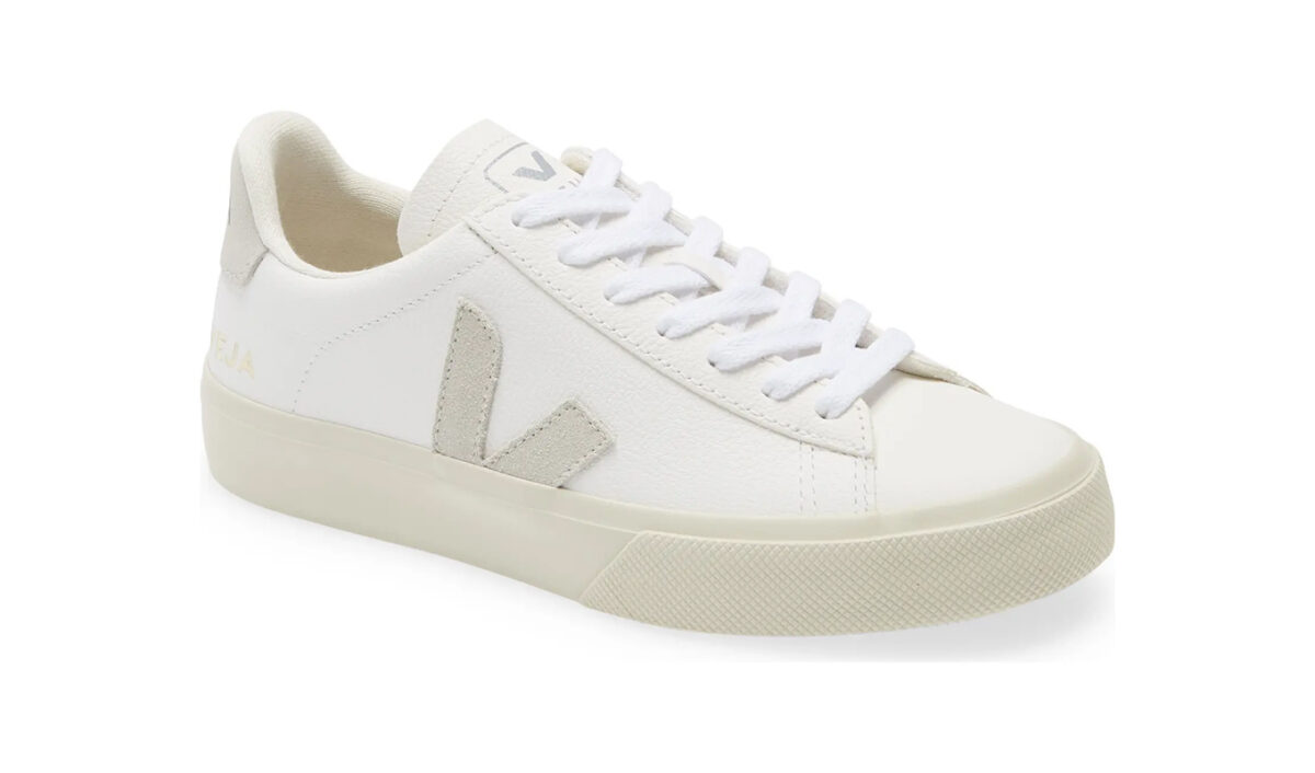 french girl fall: veja campo sneakers