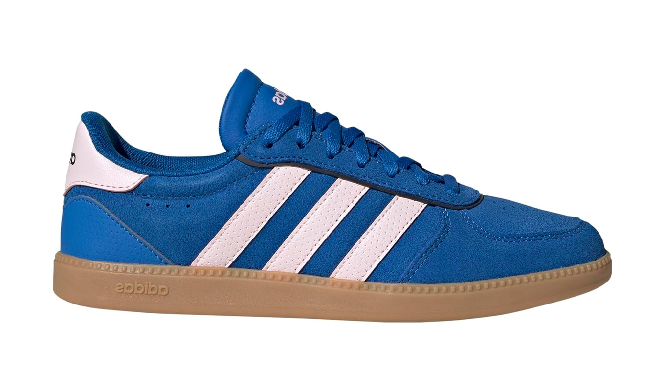 amazon-black-friday-blue-and-pink-sneakers