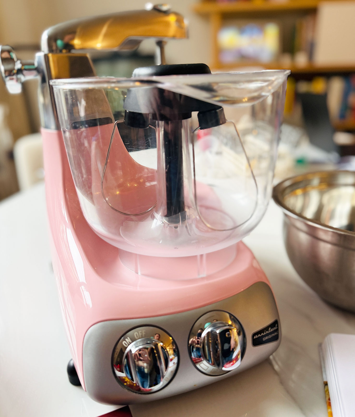 ankarsrum assistent stand mixer review: ankarsrum assistent stand mixer