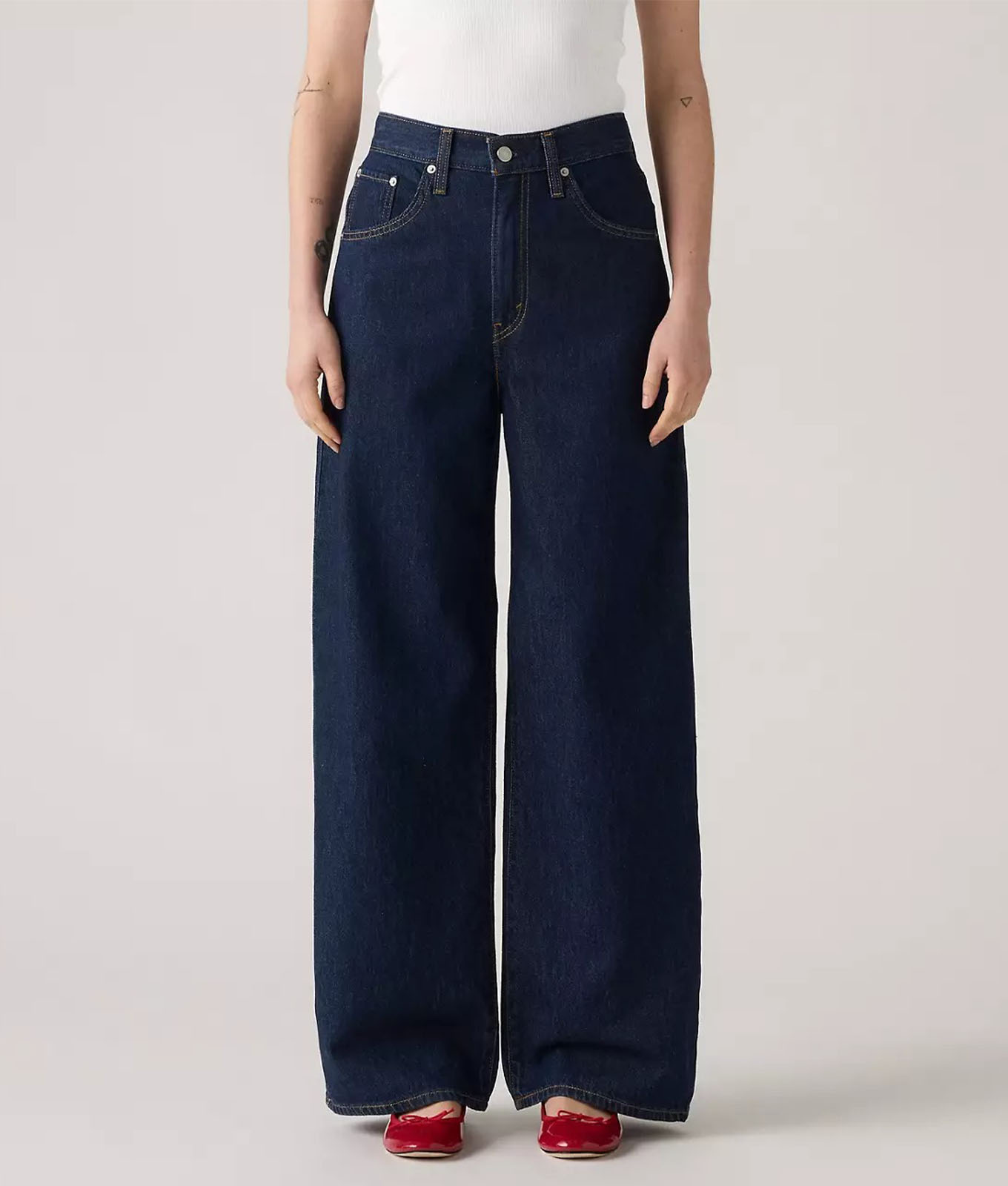 The Levi's Cinch Baggy Jeans.