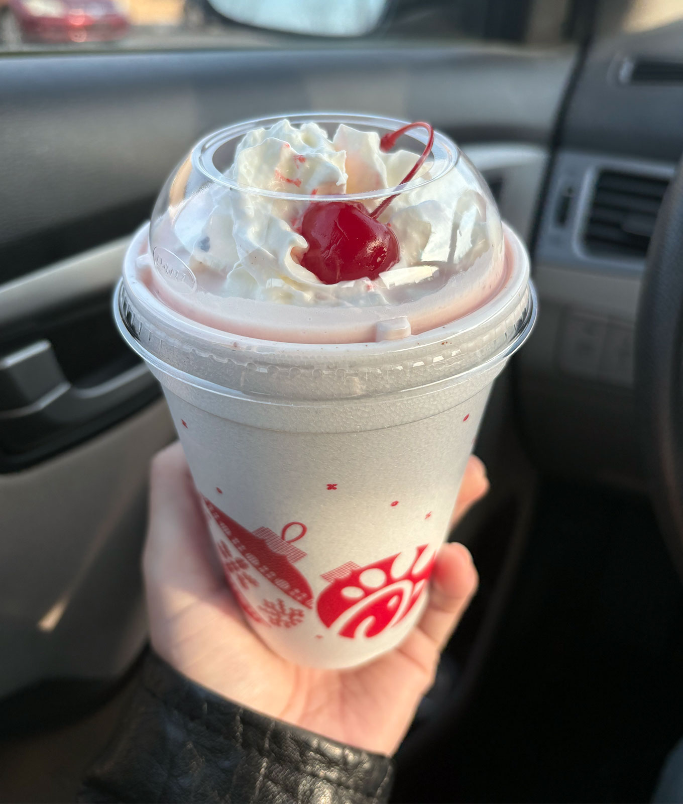 chick-fil-a holiday menu review: peppermint chip milkshake