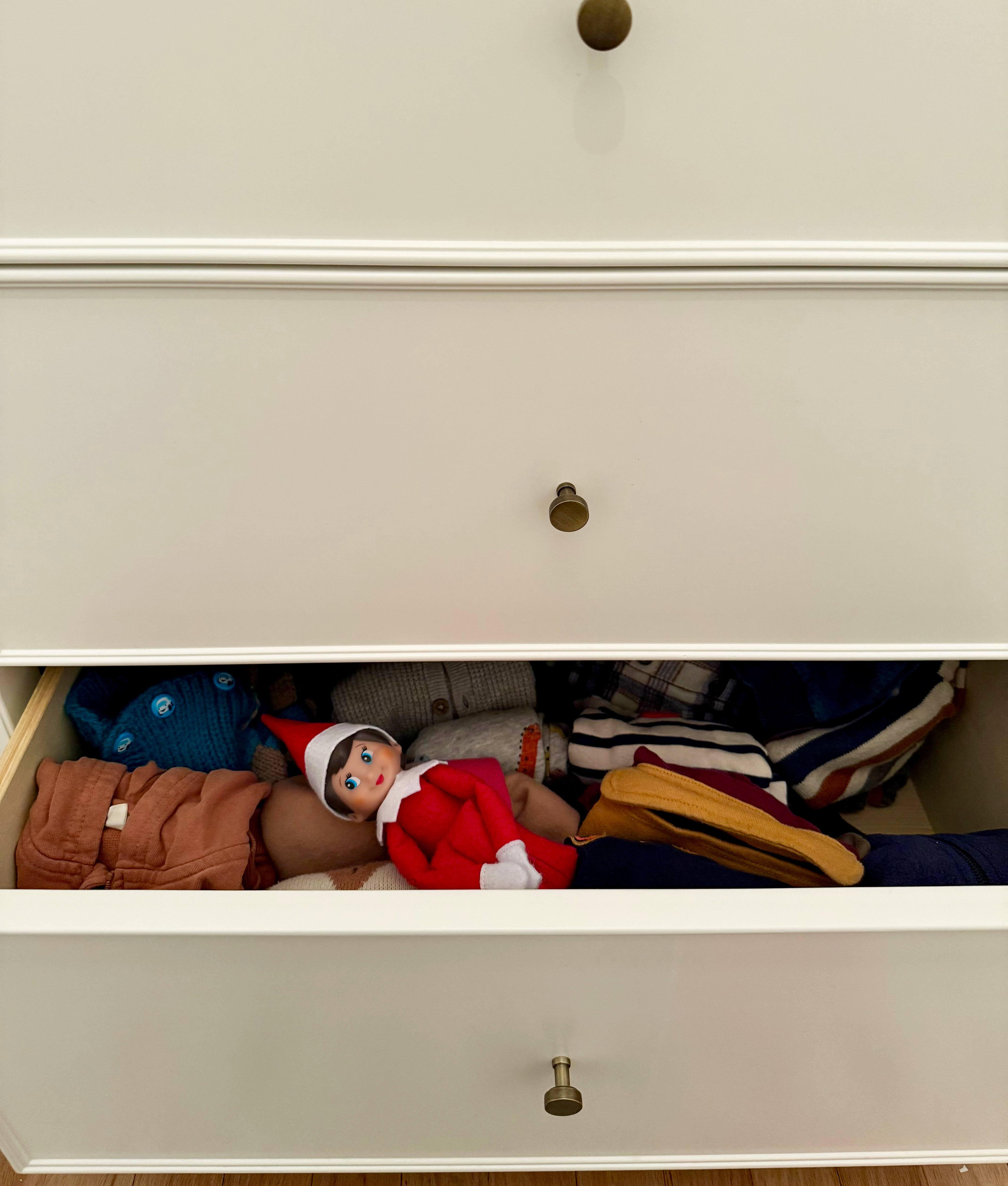 elf in dresser