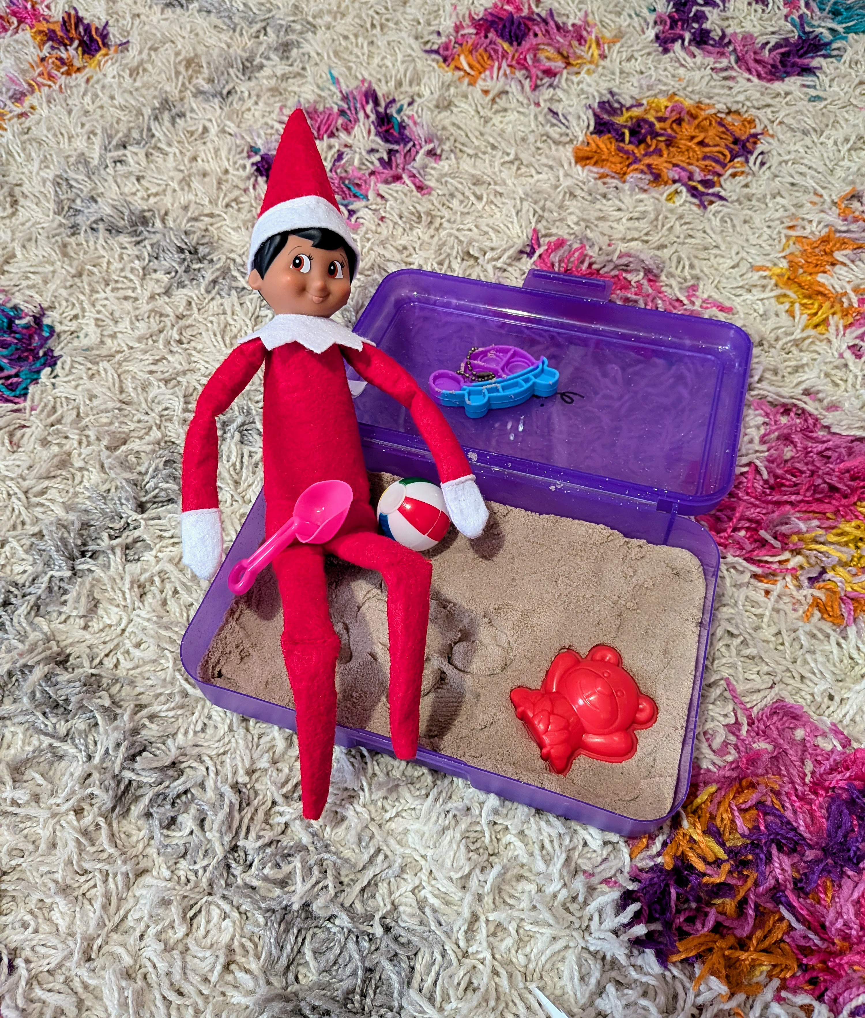 beach day with kinetic sand and elf
