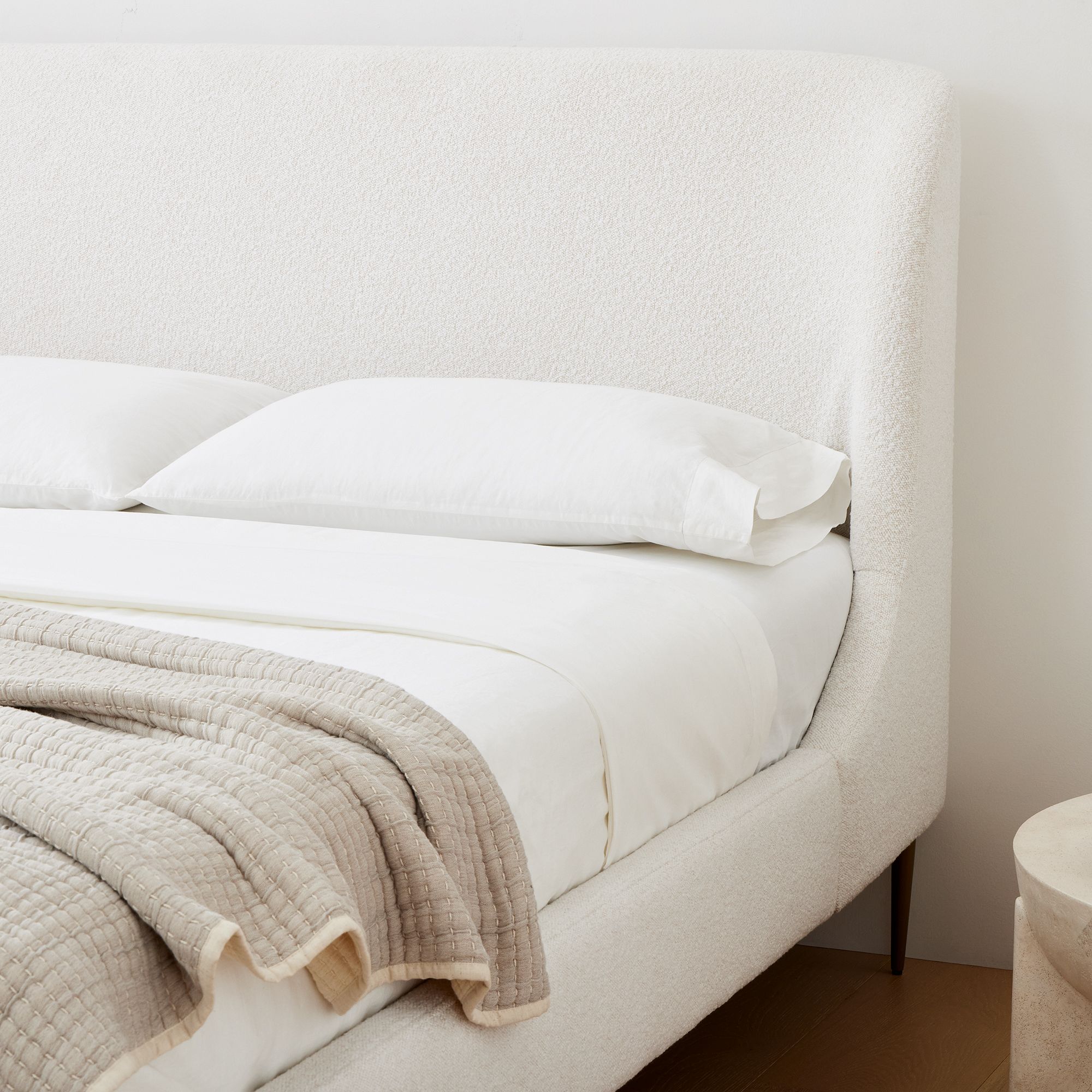 lana upholstered bed xl