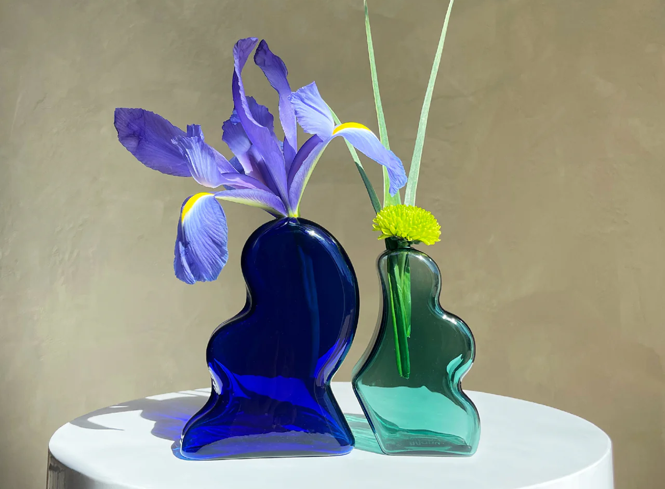 manu manu interlocking vases