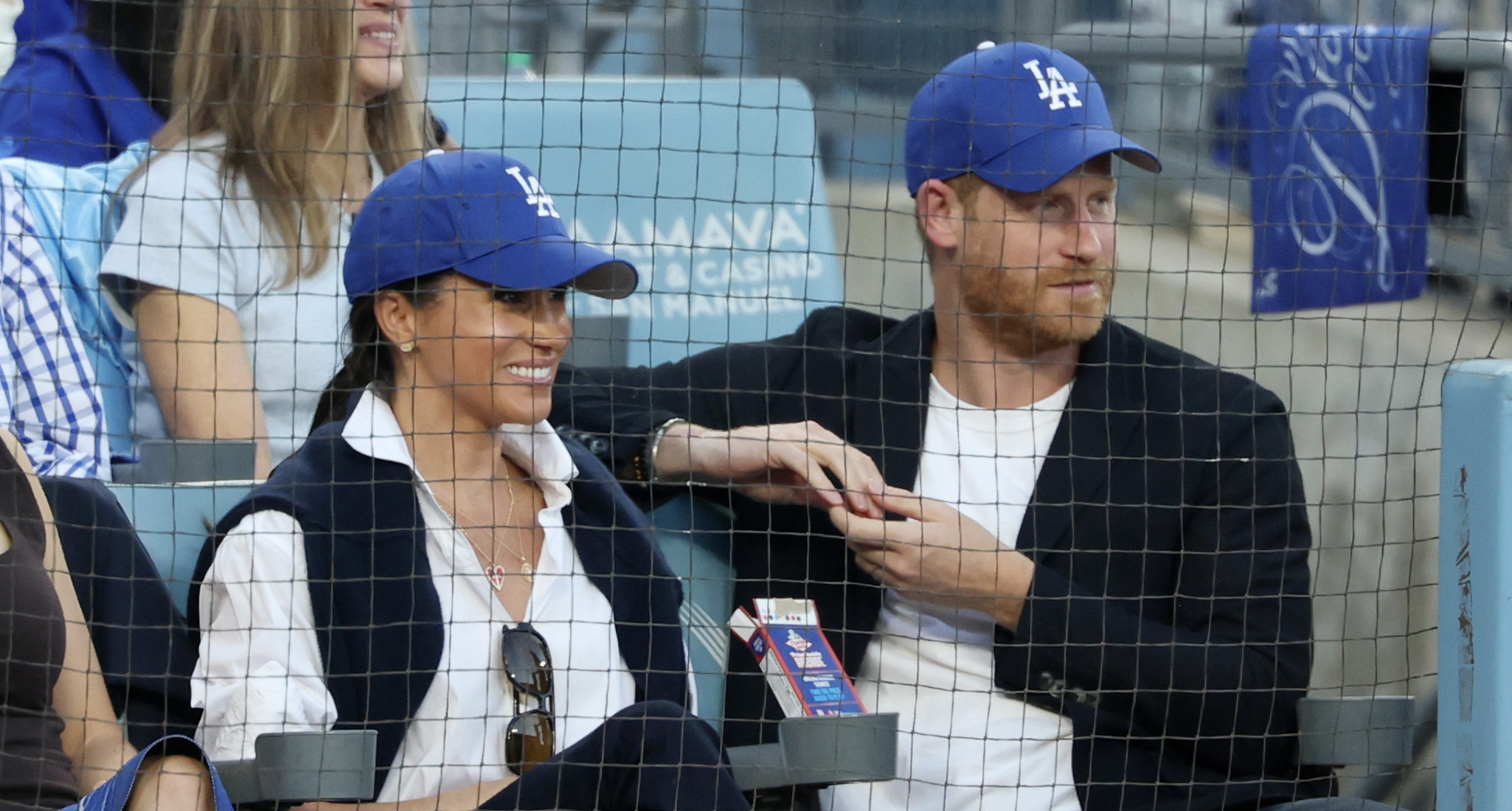 meghan markle prince harry dodgers win universal