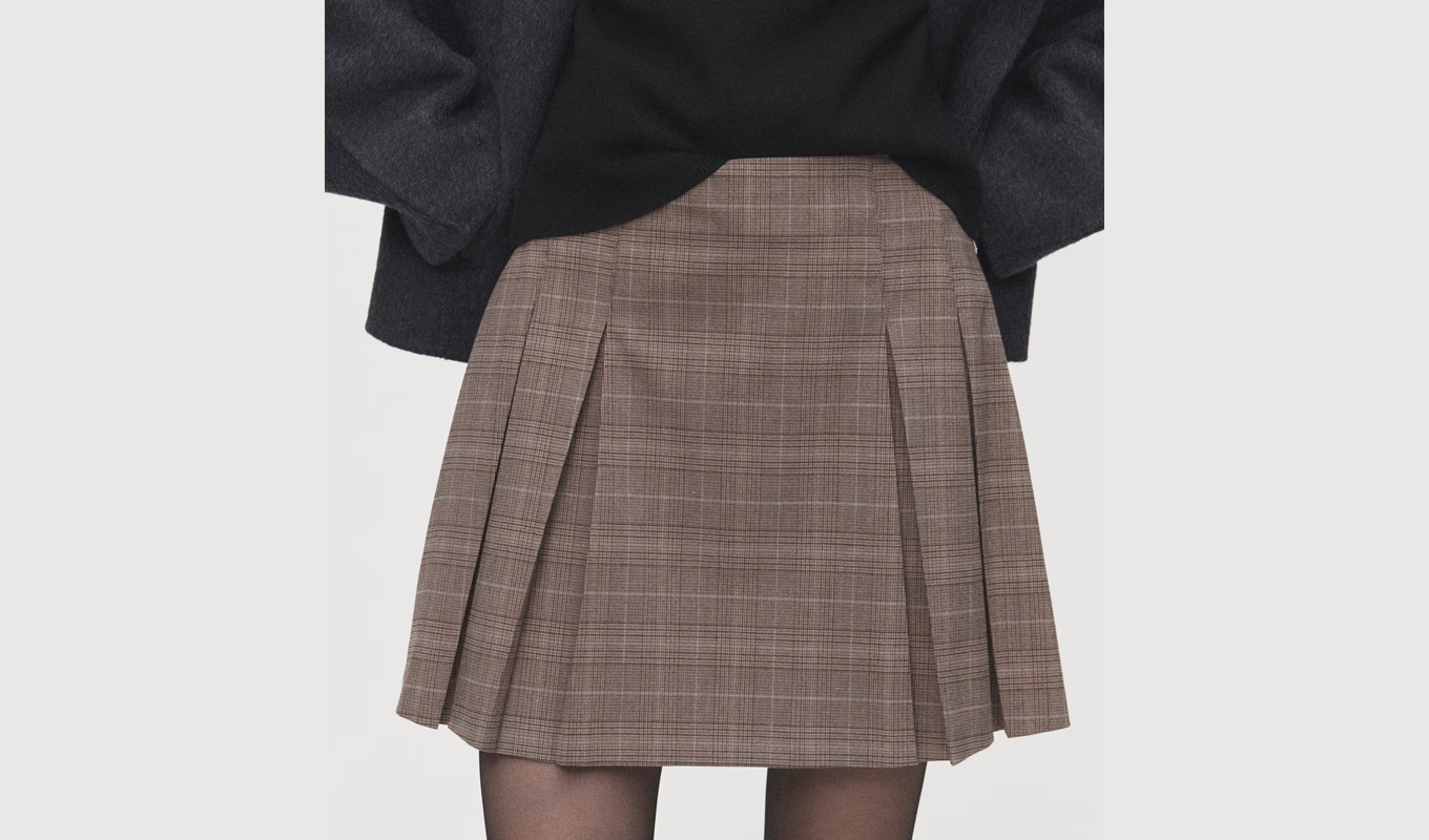Taylor Swift Polo Outfit: Mango brown plaid pleated mini skirt