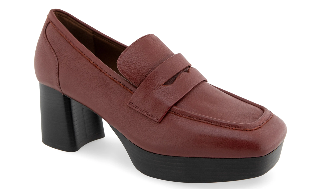 taylor swift platform loafer aerosoles