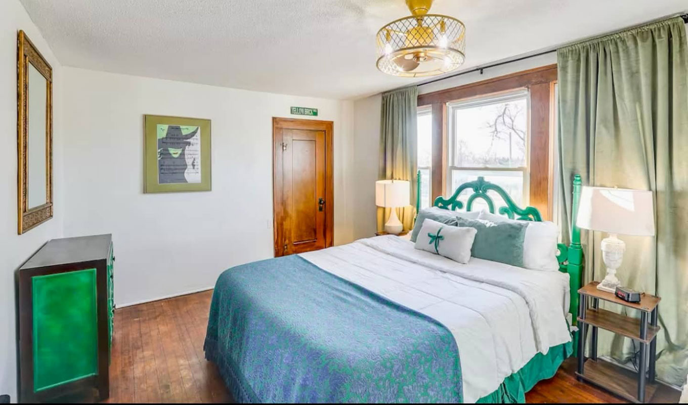 wicked-airbnbs-ruby-slipper-inn-kansas