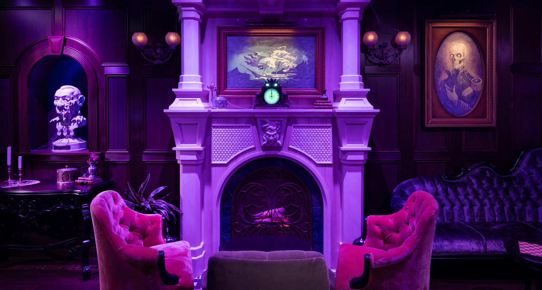 disney destiny haunted mansion parlor