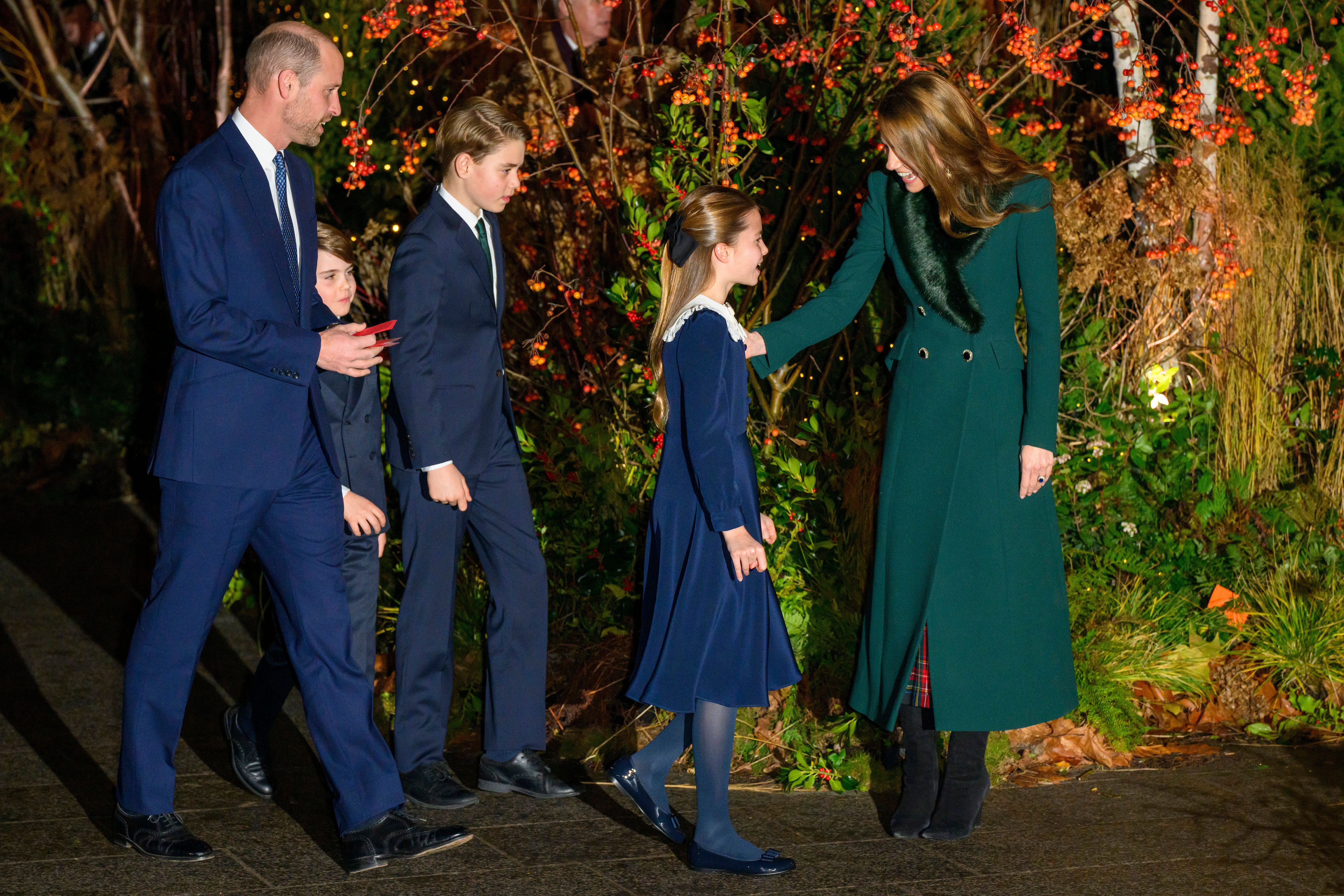 kate middleton princess charlotte hair bow