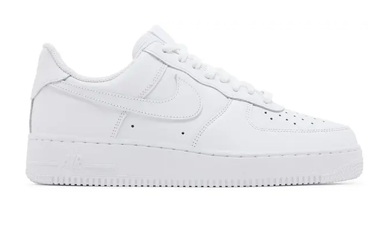 best-gifts-for-teens-white-sneakers