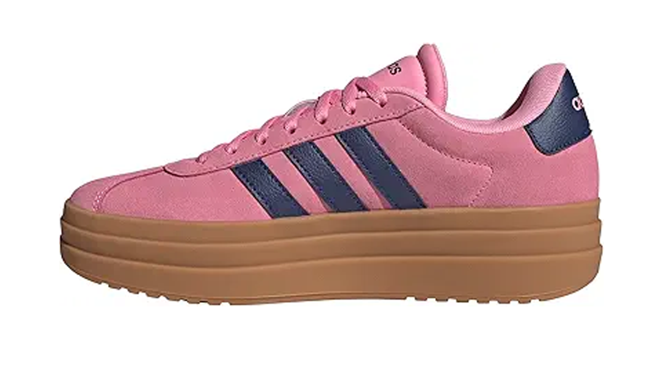 best-gifts-for-teens-pink-sneaker