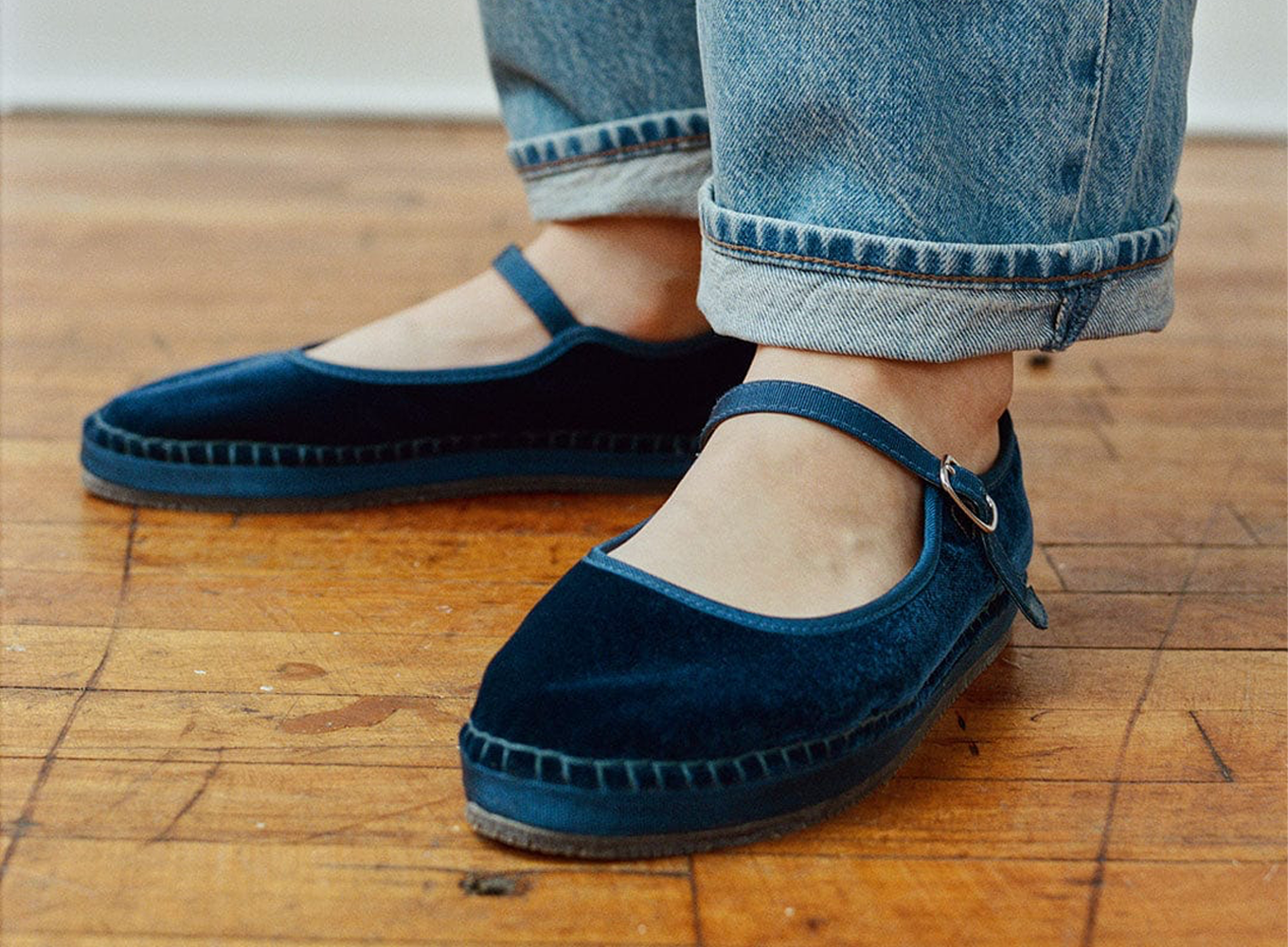 seavees velvet shoes