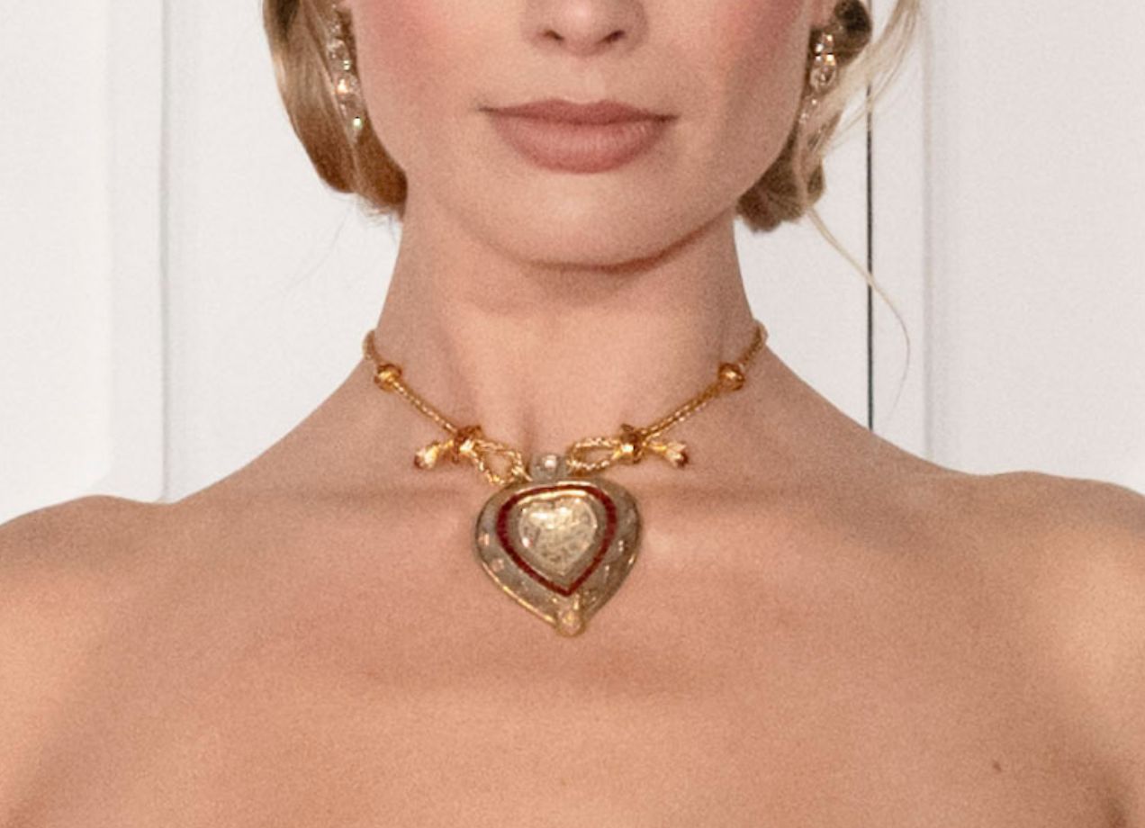 Margot Robbie Elizabeth Taylor Necklace