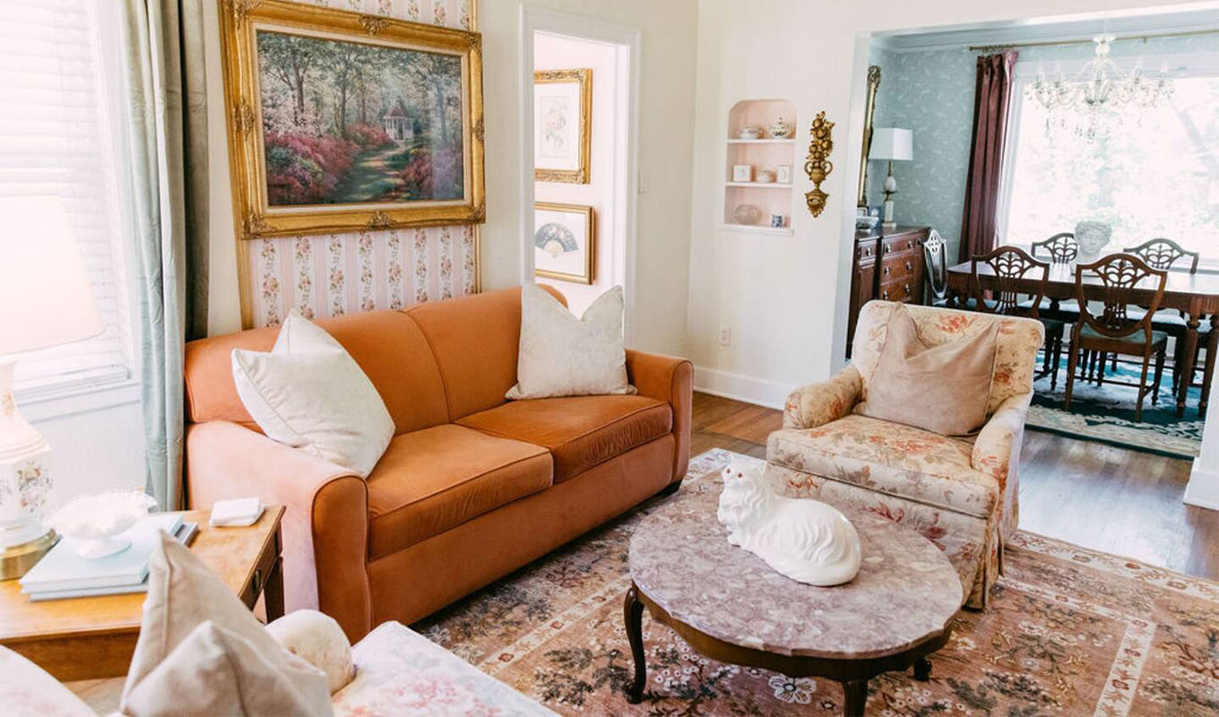 The Bridgerton Bungalow (Memphis, Tennessee).