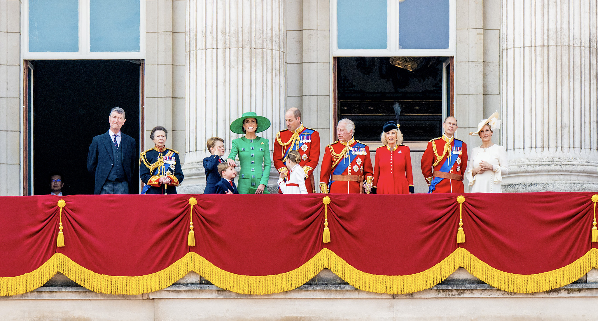 buckingham palace balcony detail universal