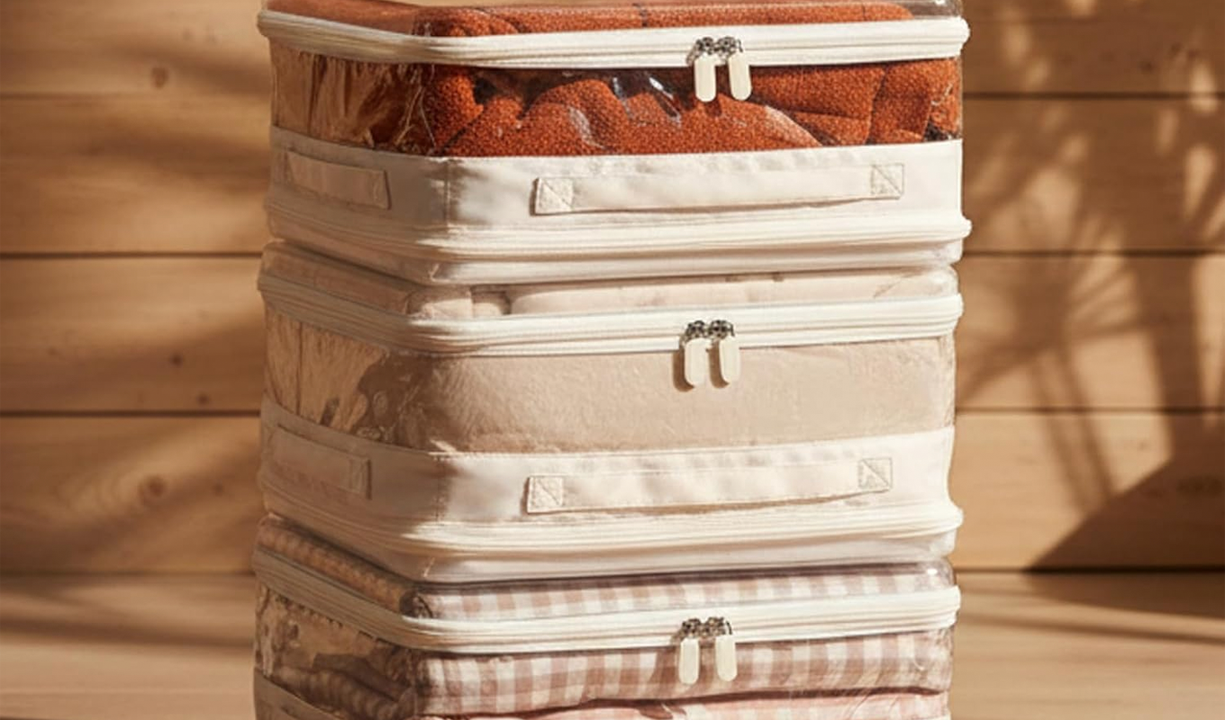 Clear expandable sheet storage bags