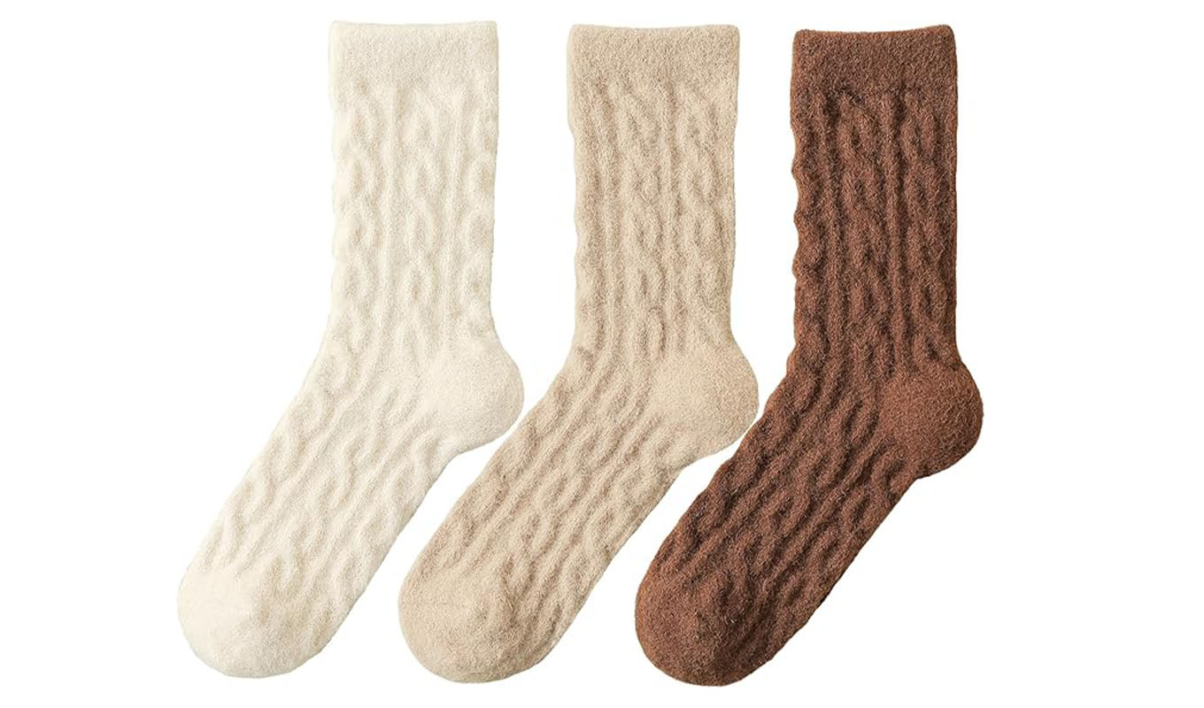 The Coziwell Fuzzy Crew Socks.