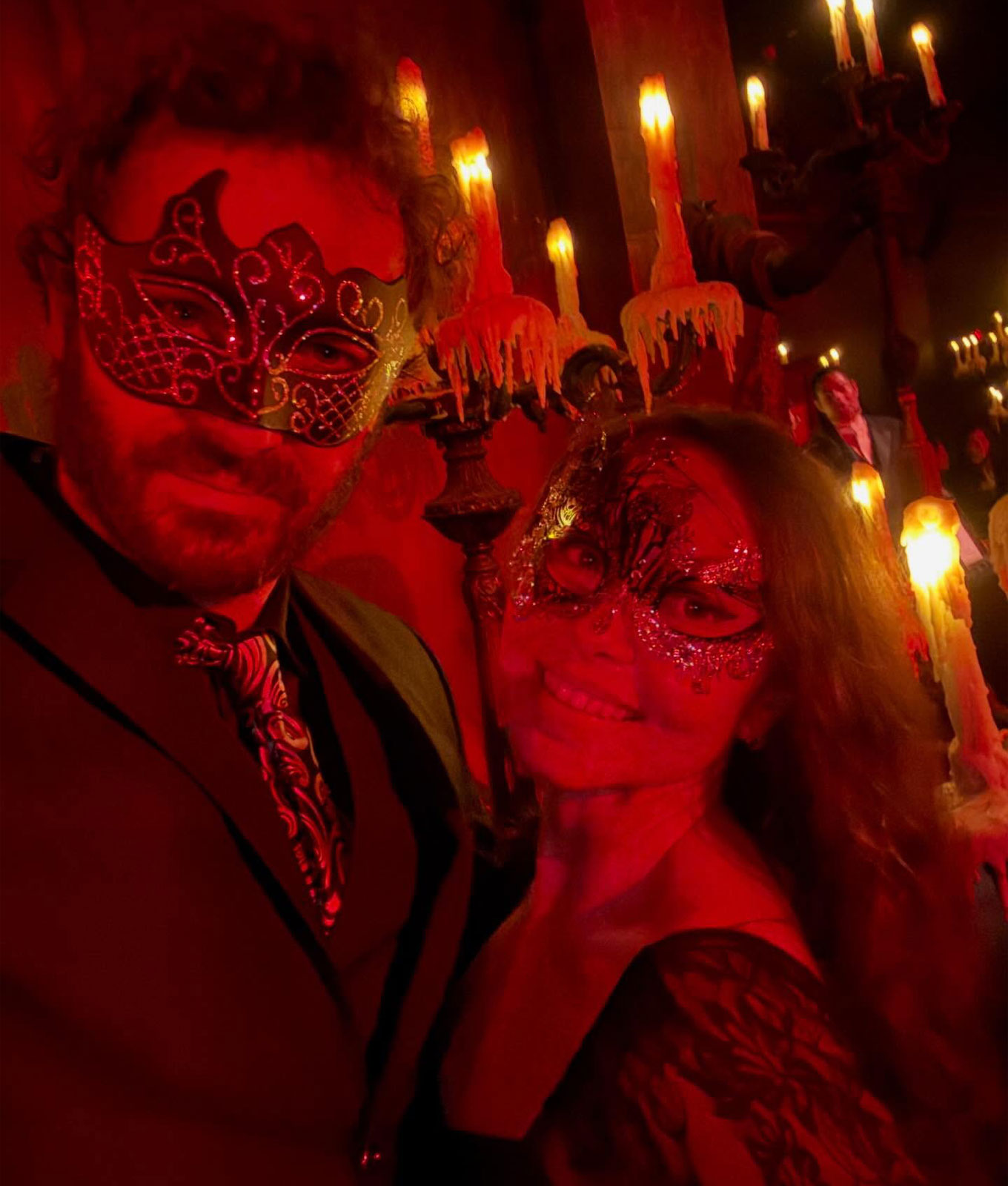 masquerade selfie