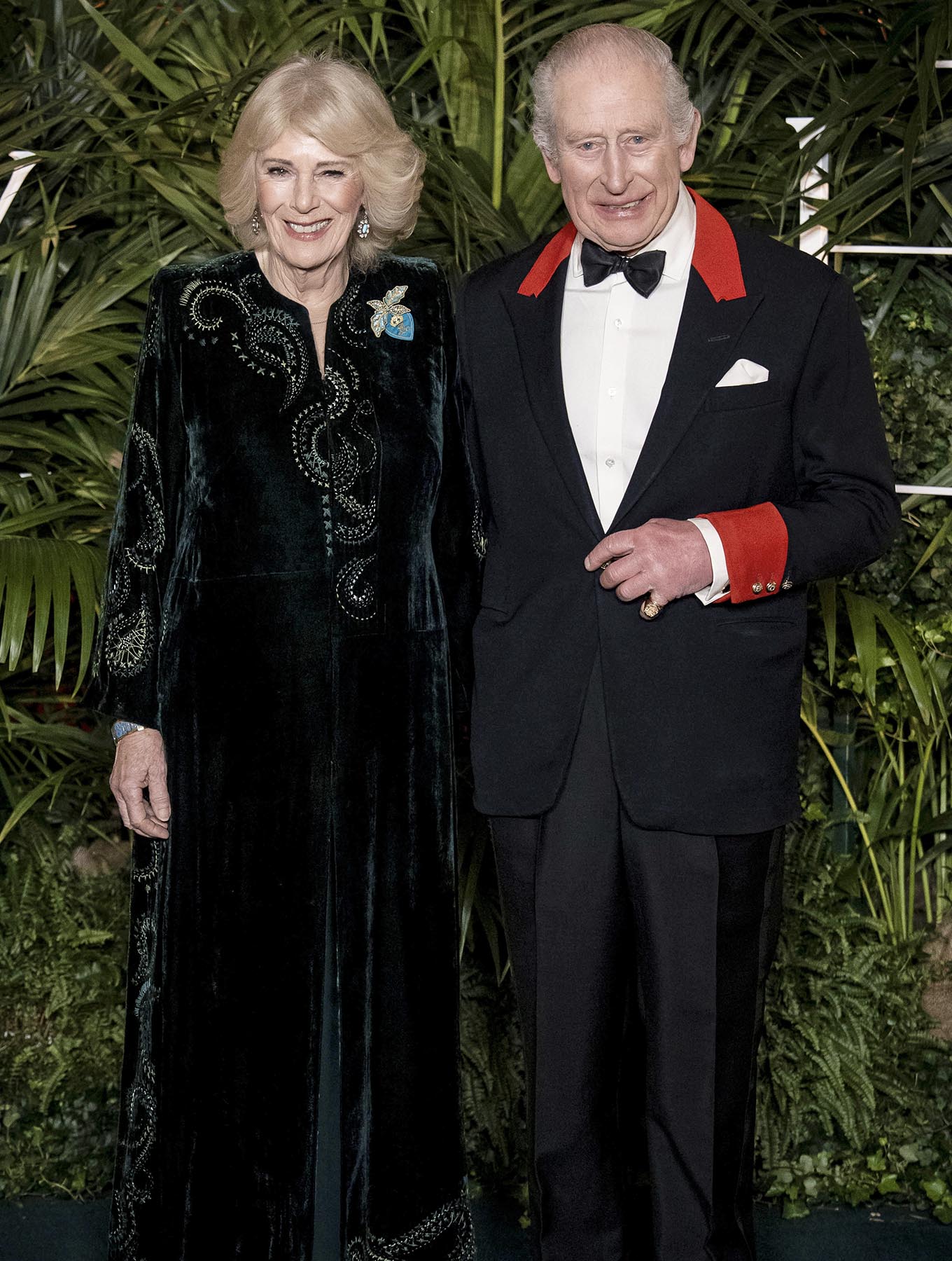 queen camilla brooch premiere