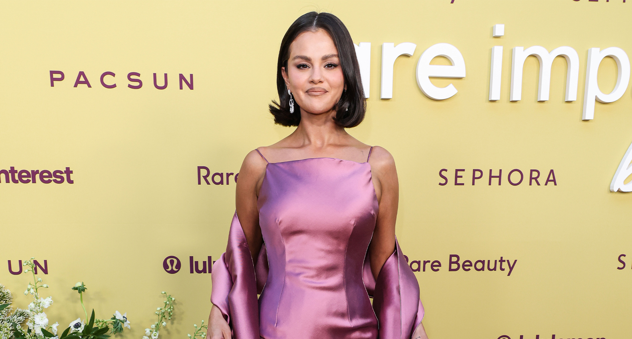 selena gomez chanel dress golden globes 2026