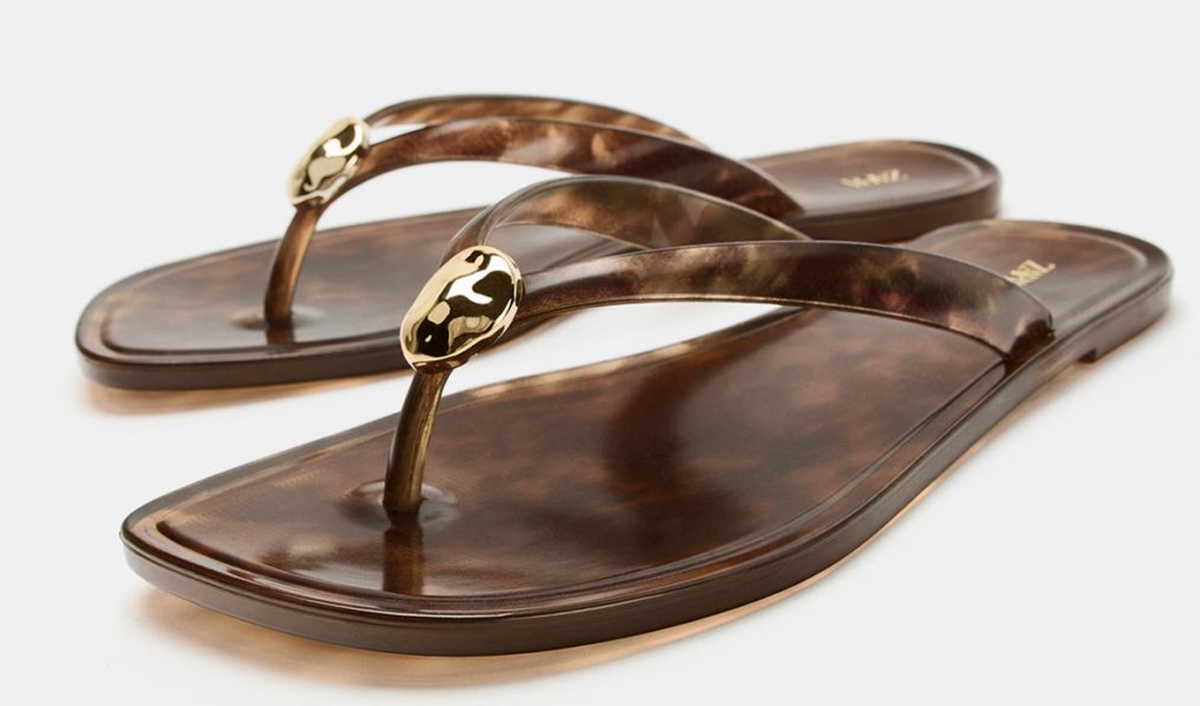 zara brown flipflop 1200x706