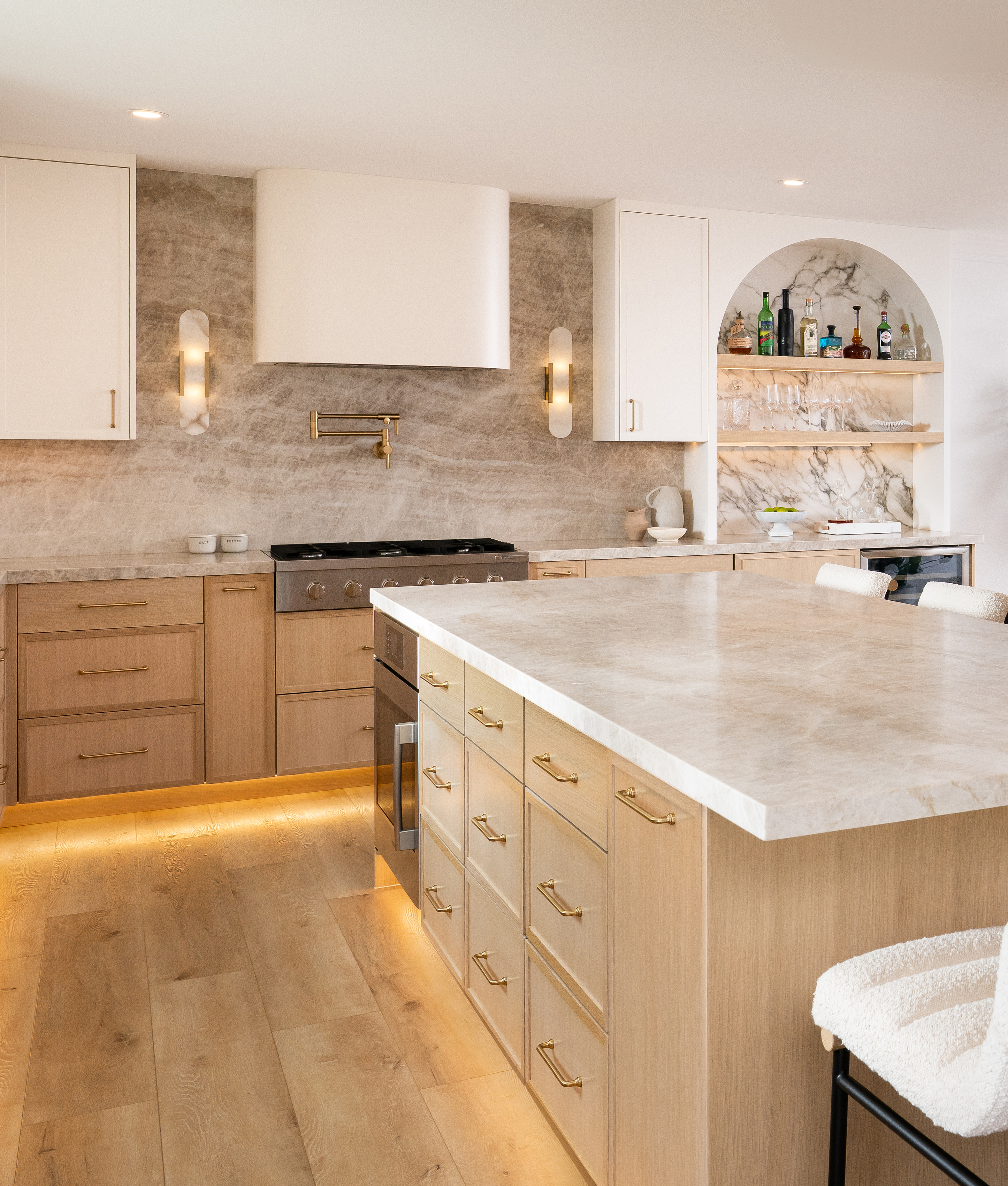 slab backsplash