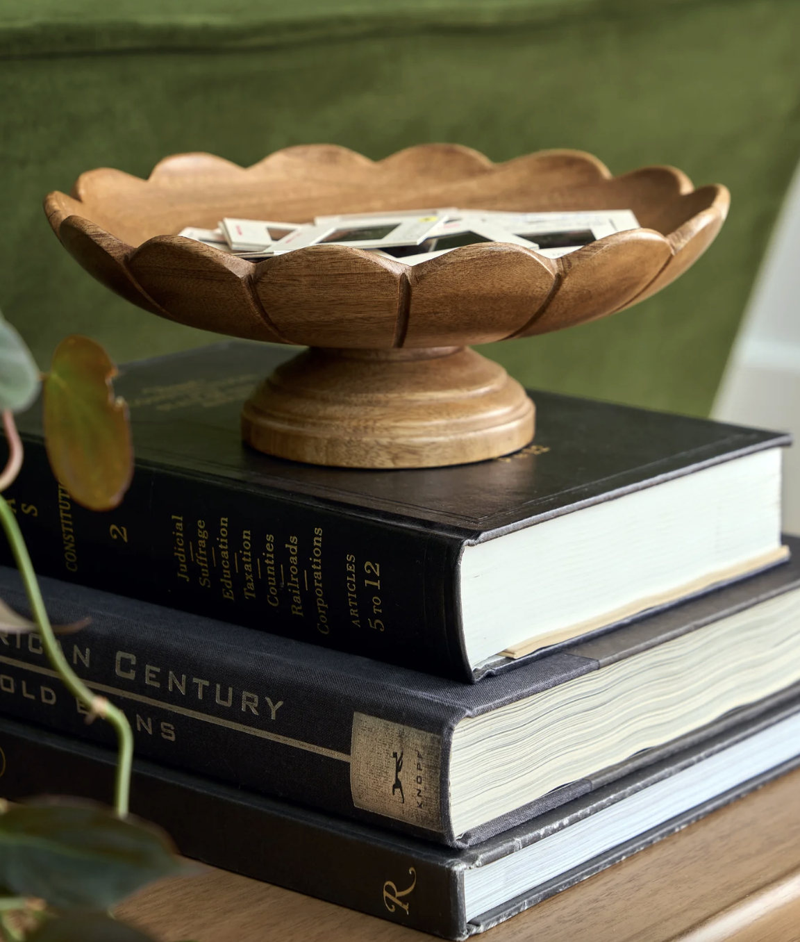 magnolia detailed wooden cup