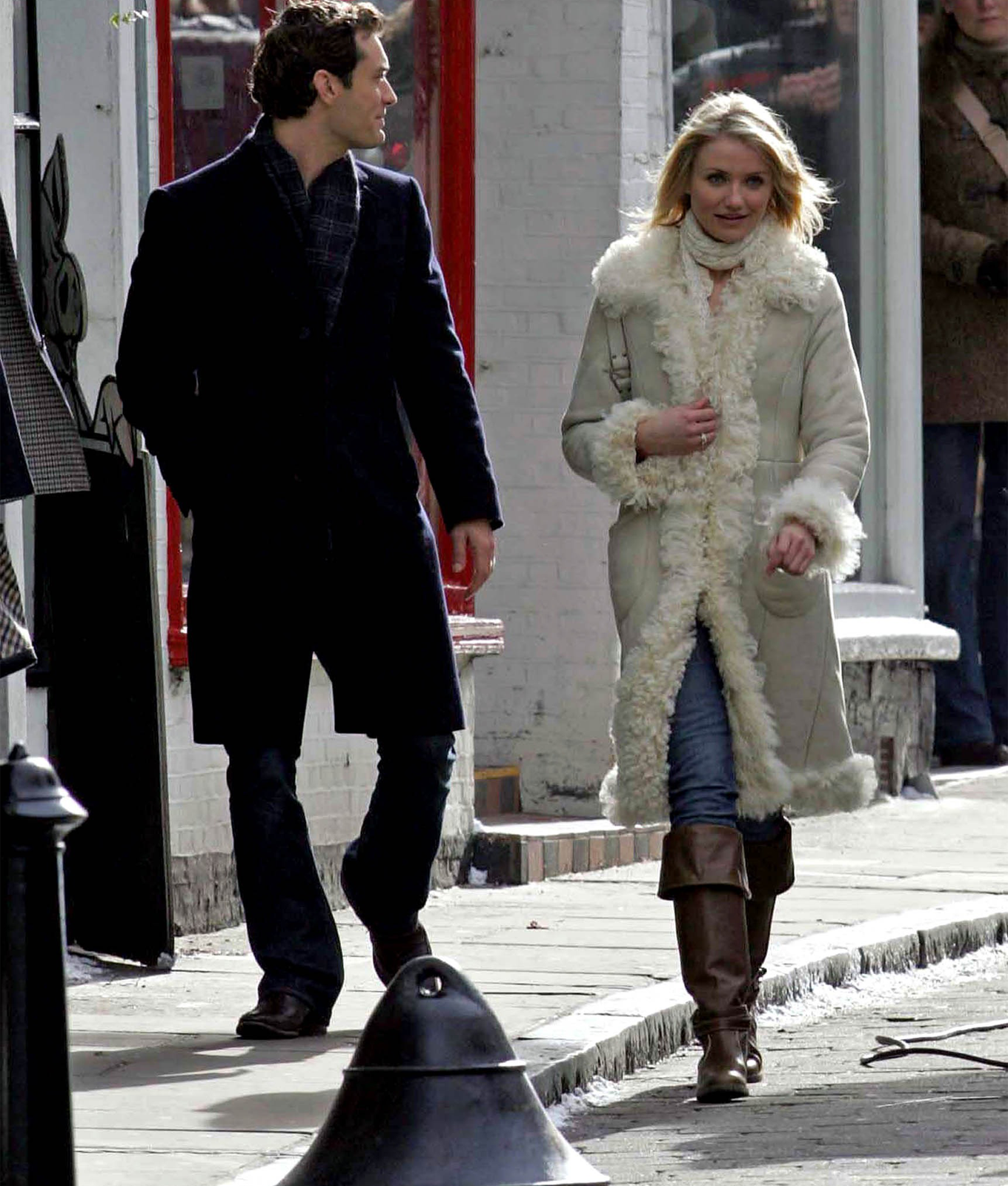 Cameron Diaz Rom-Com Style: Jude Law and Cameron Diaz filming 'The Holiday'