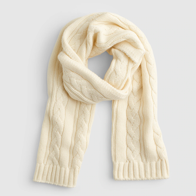 white cable knit scarf