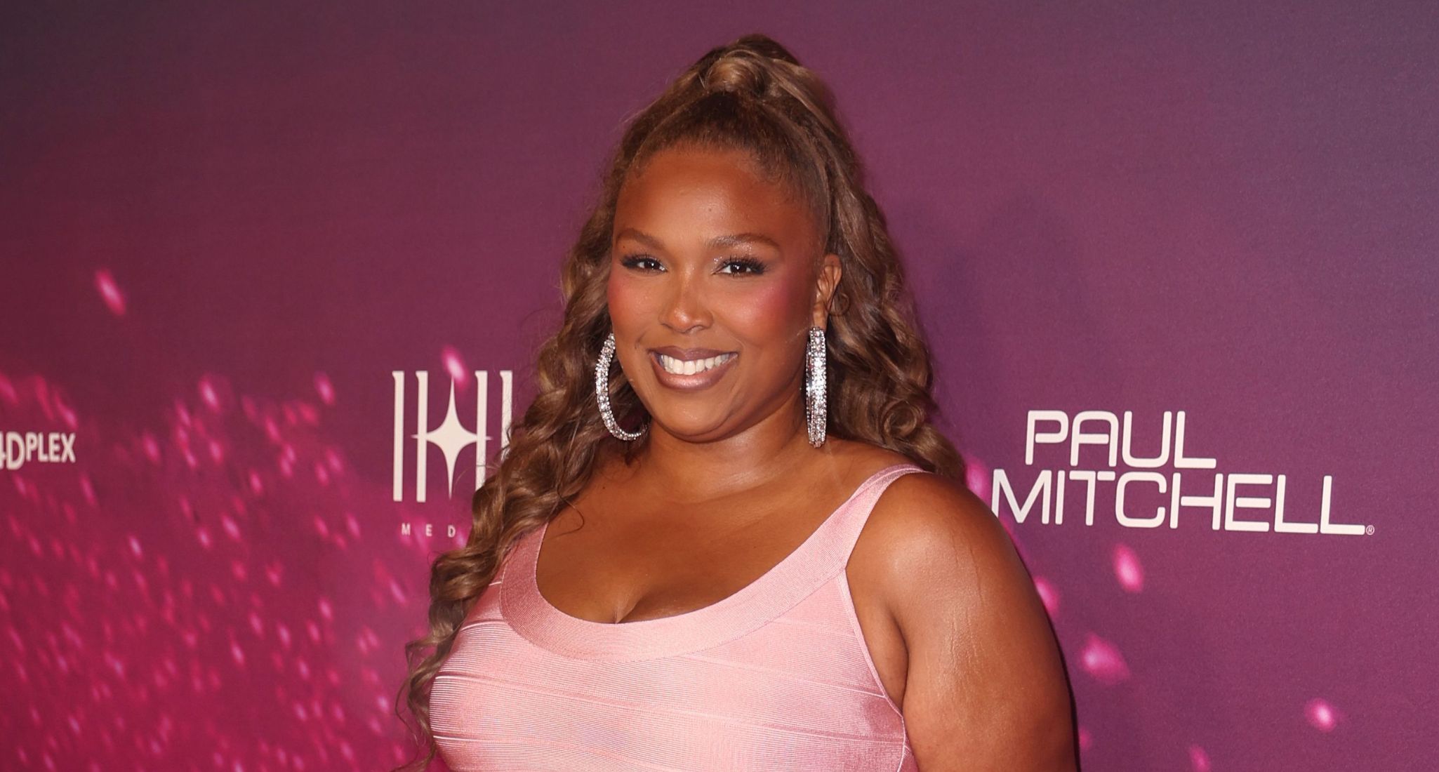 Lizzo Blonde Bob