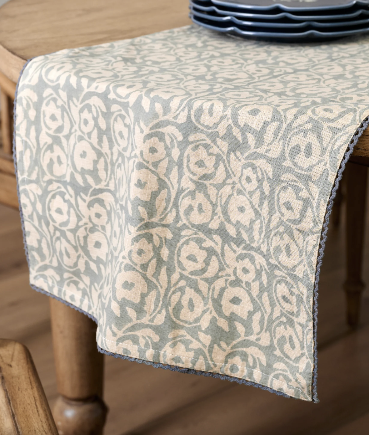 magnolia table runner